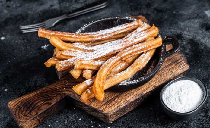 machines et appareils à churros, chichis avec friteuse.