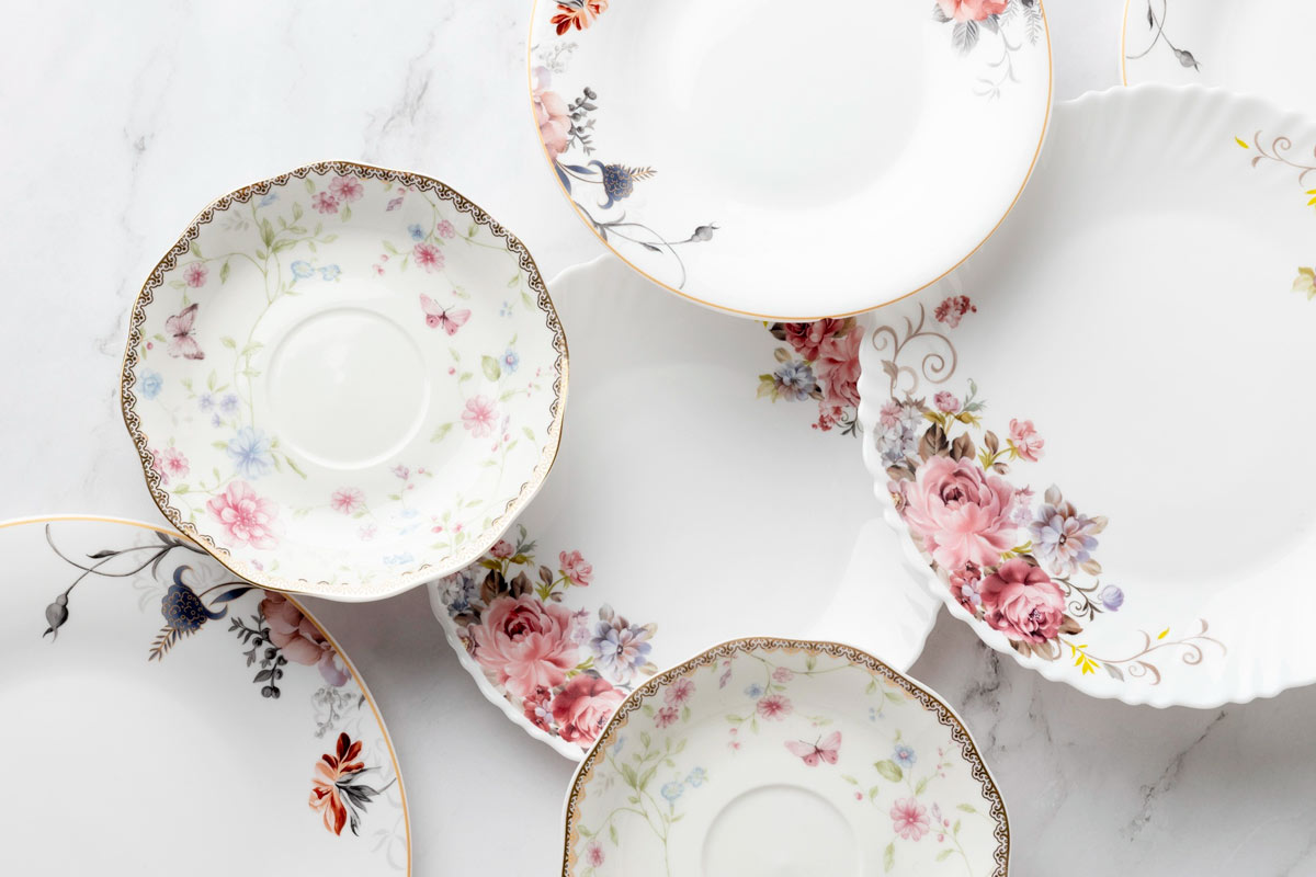 assiettes en porcelaine